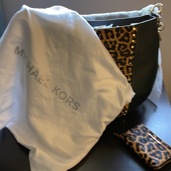 Michael Kors Large Hobo bag NWT with matching wallet - Picture 8 of 8